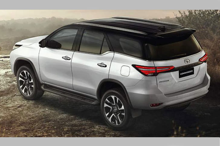 Toyota Fortuner Commander rear