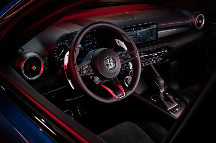Alfa Romeo Tonale interior