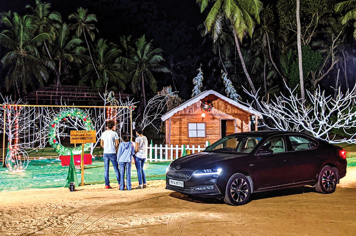 Skoda Superb front quarter