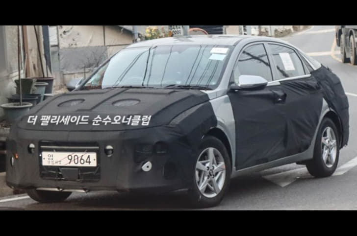 Hyundai Verna front spied