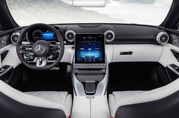 Mercedes-Benz AMG SL 43 interior