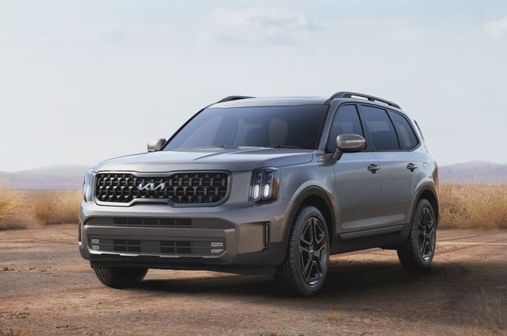 2023 Kia Telluride front quarter