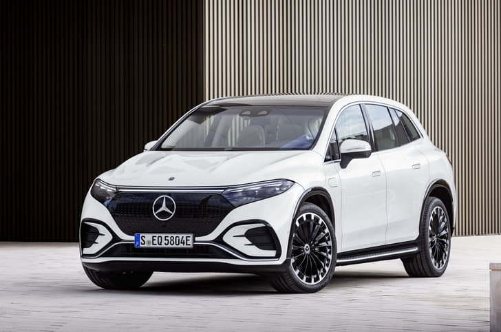 Mercedes Benz EQS SUV front 