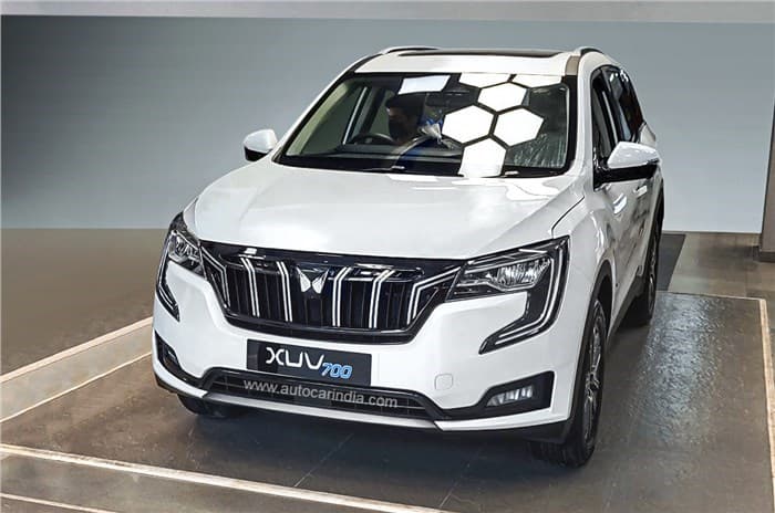 Mahindra XUV700 front