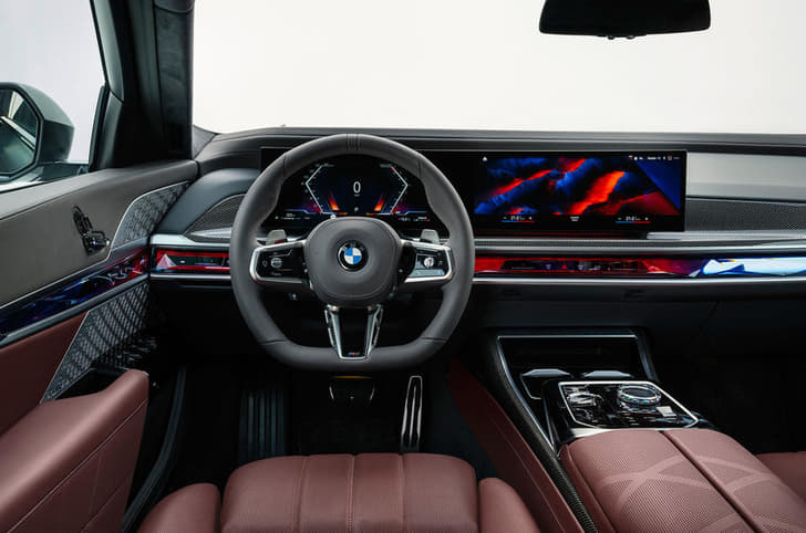 2022 BMW 7 Series interior dashboard