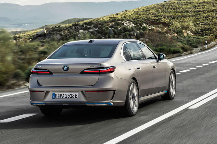 BMW i7 rear