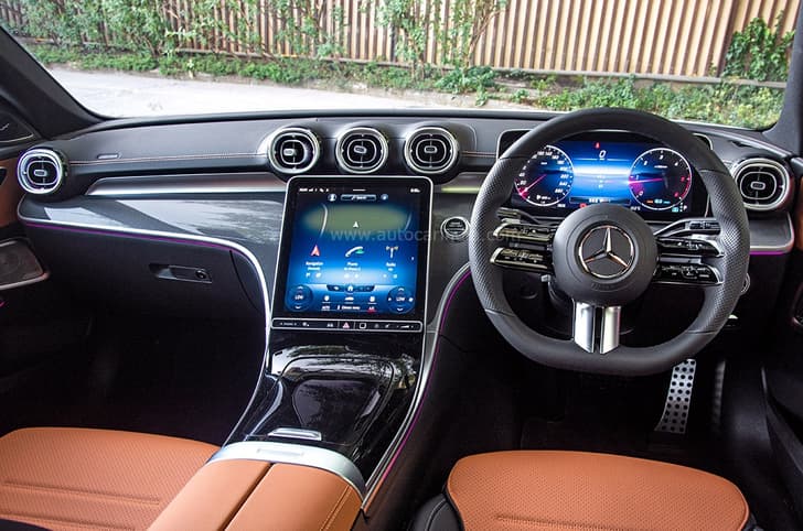 2022 Mercedes-Benz C-class dashboard 
