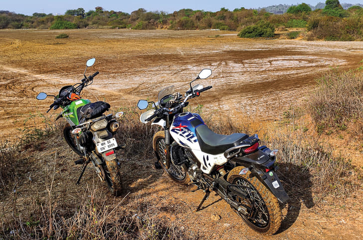 Hero Xpulse 200 4V rear image