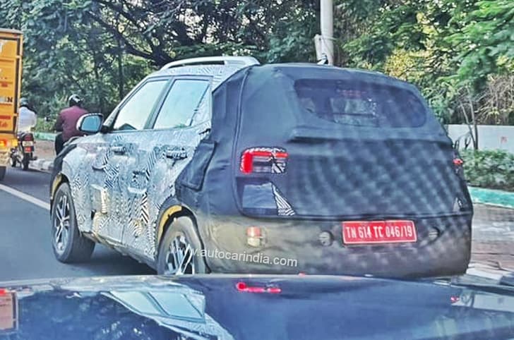 Hyundai Venue facelift spy shot