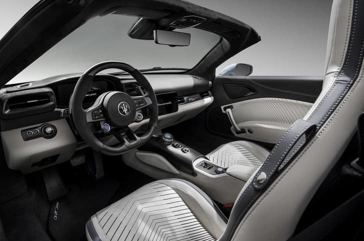 Maserati MC20 Spider interior