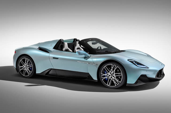 Maserati MC20 Spider front right three quarter