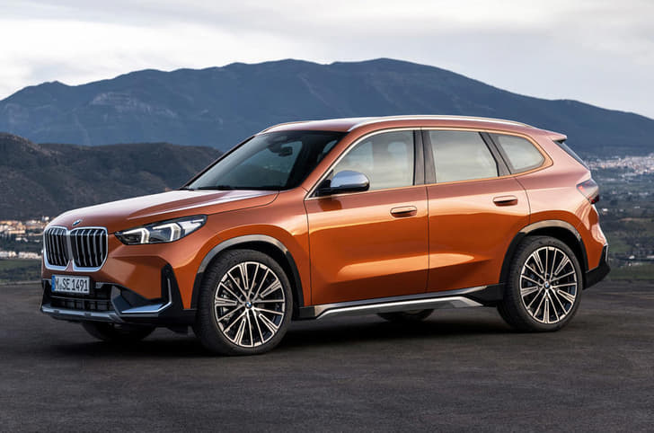 2022 BMW X1 front quarter