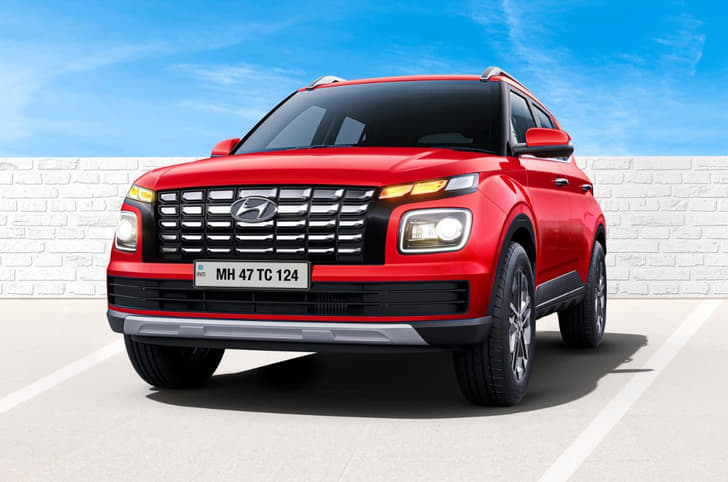 Hyundai Venue facelift front quarter