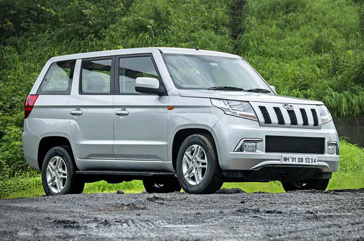 Mahindra TUV300 Plus front quarter