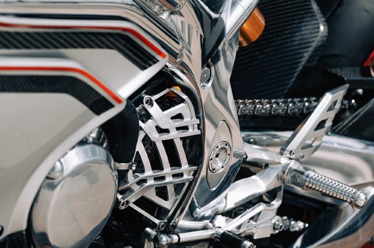 Footpeg and swingarm on the V4SV.