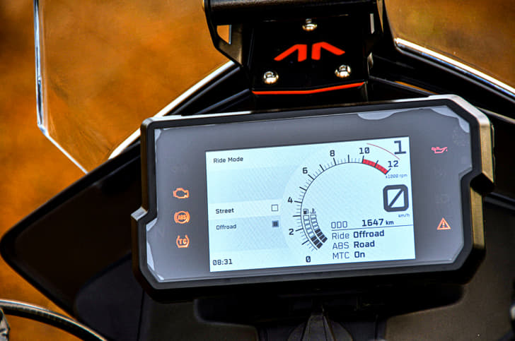 KTM 390 Adventure TFT
 cluster