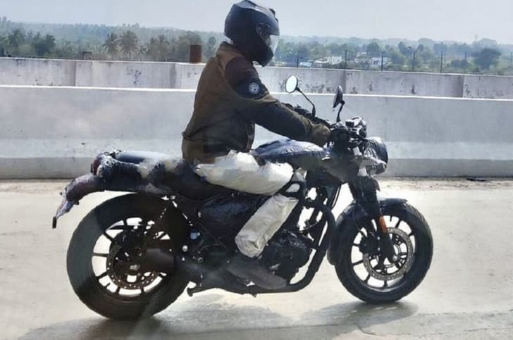 Royal Enfield Hunter 350 rolling shot.
