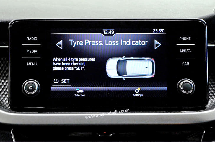 2022 Skoda 8-inch touchscreen TPMS