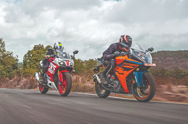 2022 KTM RC 390 vs TVS Apache RR310 BTO comparison