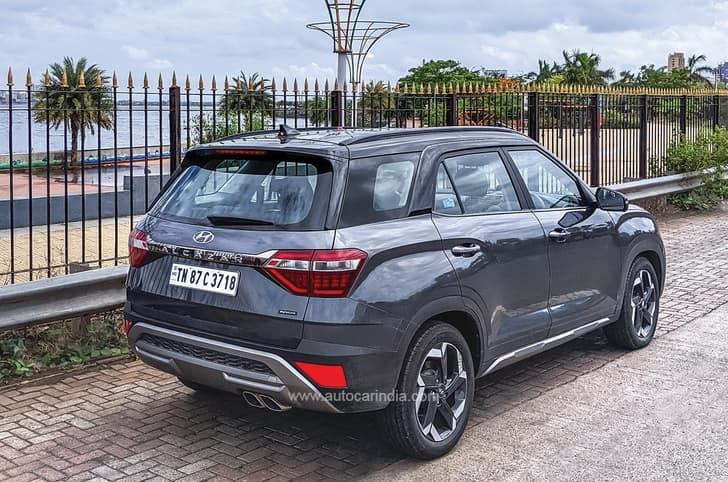Hyundai Alcazar rear quarter