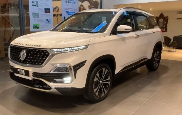 MG Hector front quarter
