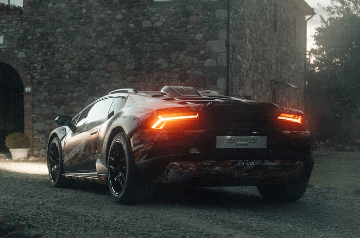 Lamborghini Huracan Sterrato rear quarter