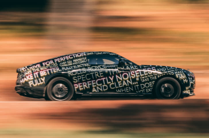 Rolls Royce Spectre side