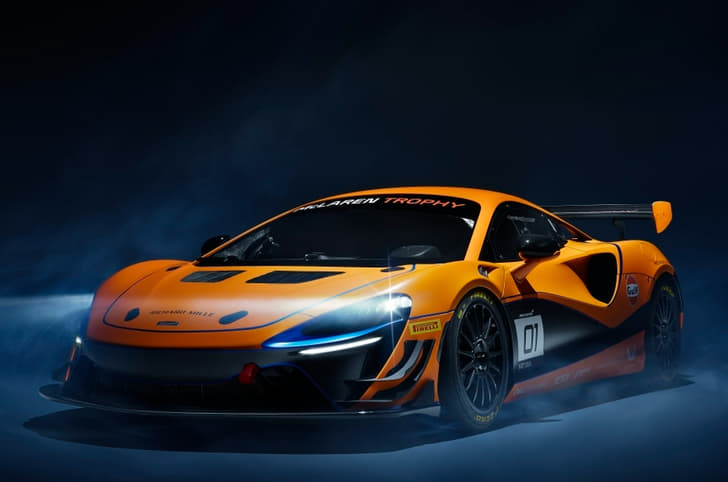 McLaren Artura Trophy front