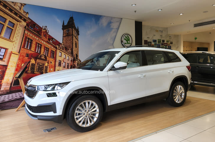 Skoda Kodiaq front quarter 