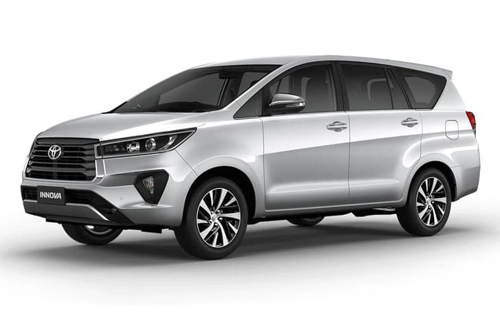 Toyota Innova Crysta front