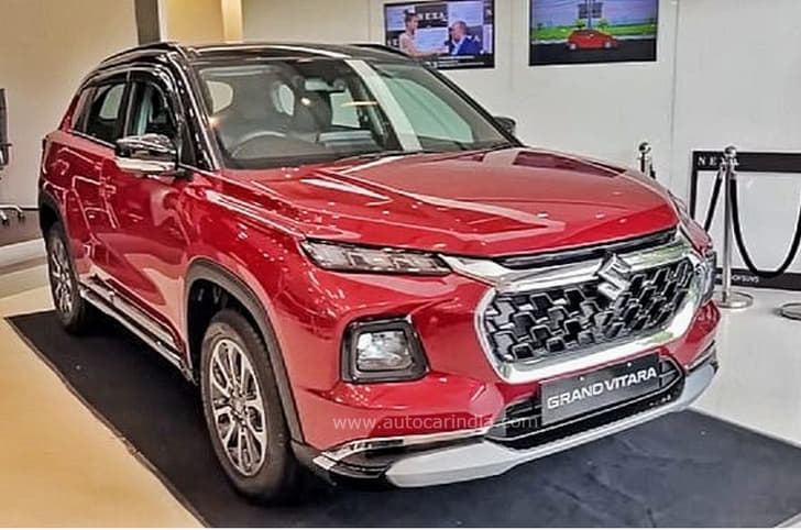 Maruti-Suzuki Grand Vitara front quarter