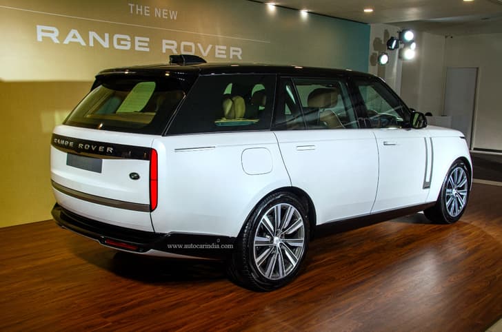 2022 Range Rover rear right quarter