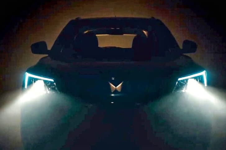 Mahindra XUV400 front 