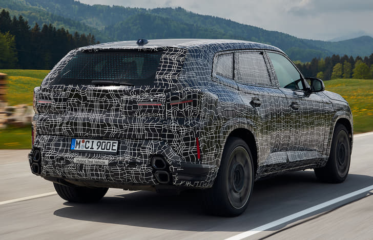 2023 BMW XM rear tracking