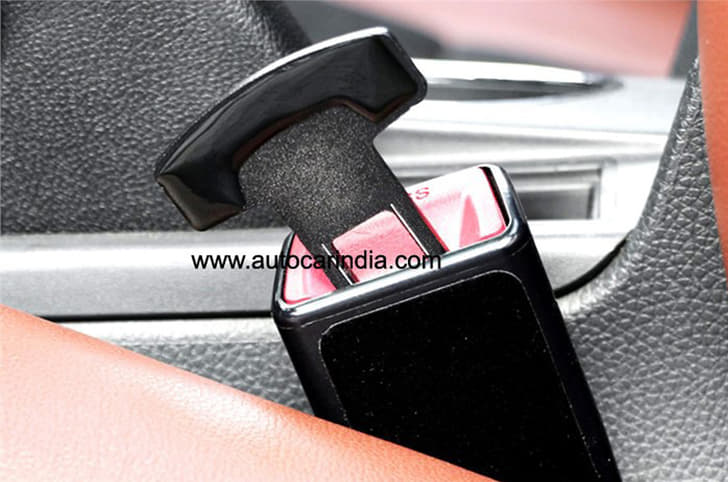 Seatbelt buckle