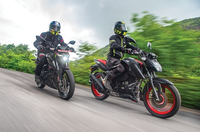 2022 TVS Apache RTR 160 4V vs Bajaj Pulsar N160 comparison