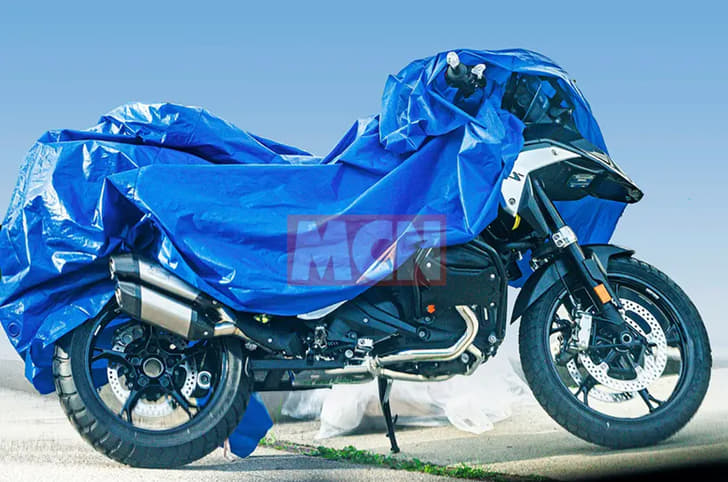 BMW R 1300 GS spy shot lead.