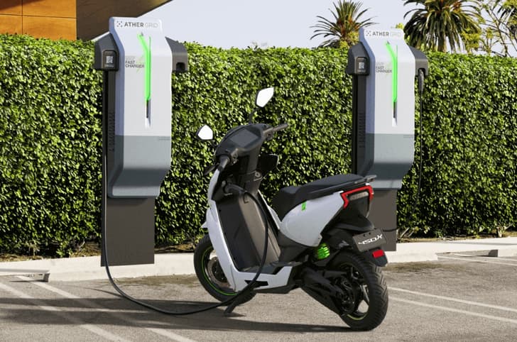 Delhi government kerbside charging.