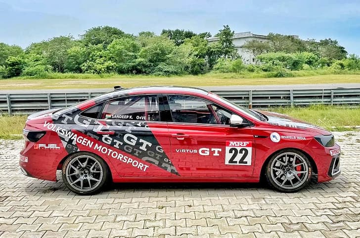 Volkswagen Virtus ITC race car side