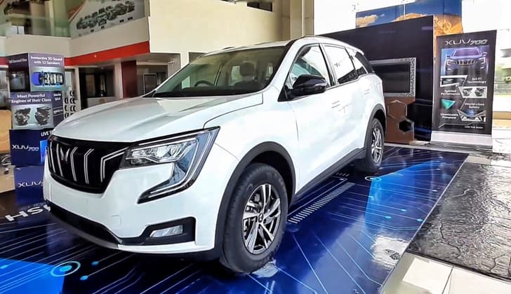 Mahindra XUV700 AX5