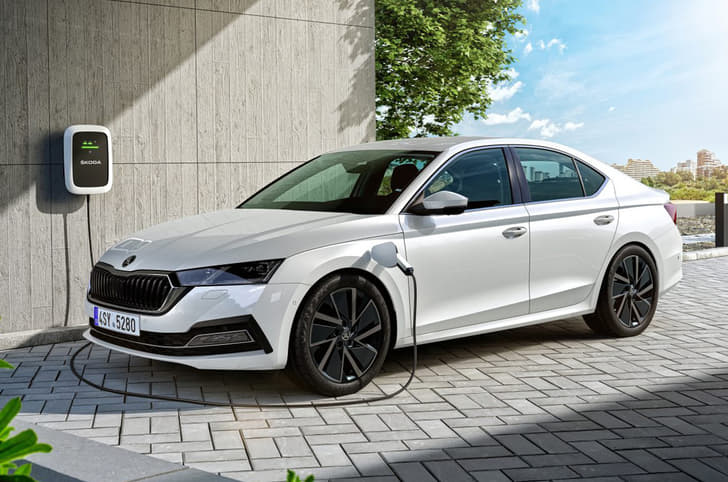 Skoda Octavia iV front quarter