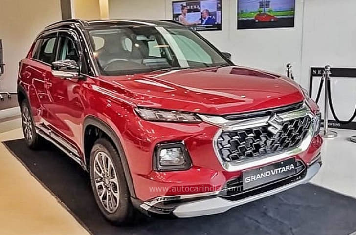 Maruti Suzuki Grand Vitara front quarter 