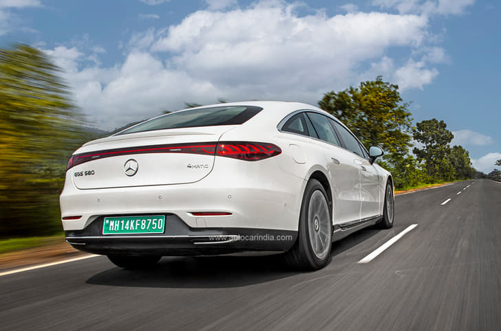 2022 Mercedes-Benz EQS 580 4Matic rear tracking.