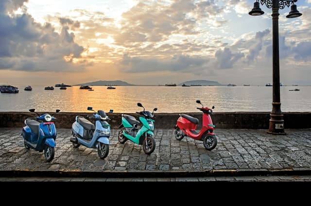 Ather 450X vs Ola S1 Pro vs TVS iQube S vs Bajaj Chetak EV scooter comparison
