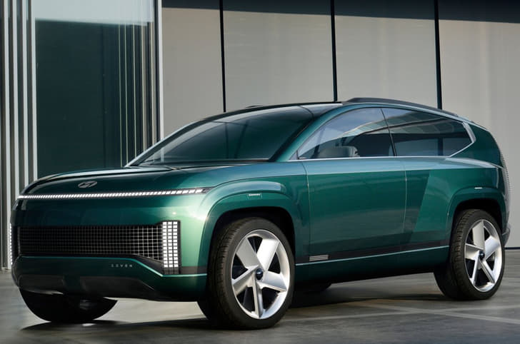 Hyundai Seven Concept front quarter.