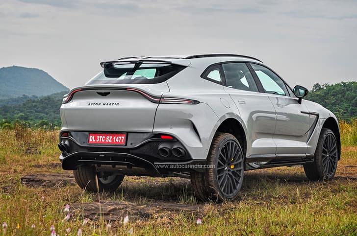 Aston Martin DBX 707 rear tracking