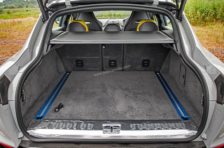 Aston Martin DBX 707 boot.