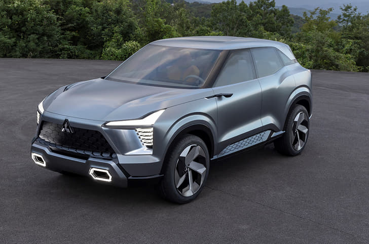 Mitsubishi XFC Concept front quarter 