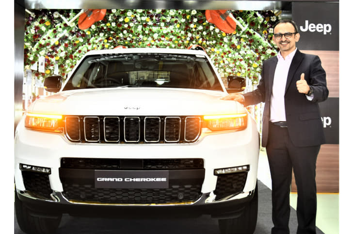 Grand Cherokee front