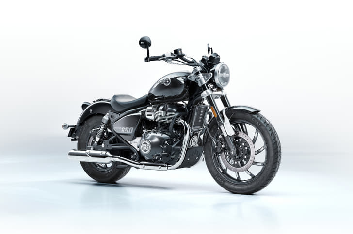 Royal Enfield Super Meteor 650 front three-quarter